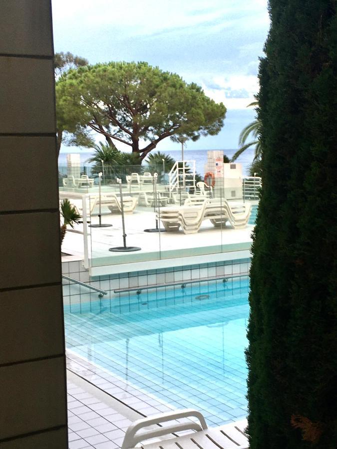 Monaco, Elegant, Quiet, Recently Renovated Apartment With Terrace, Pool, Garden View Монте Карло Екстериор снимка