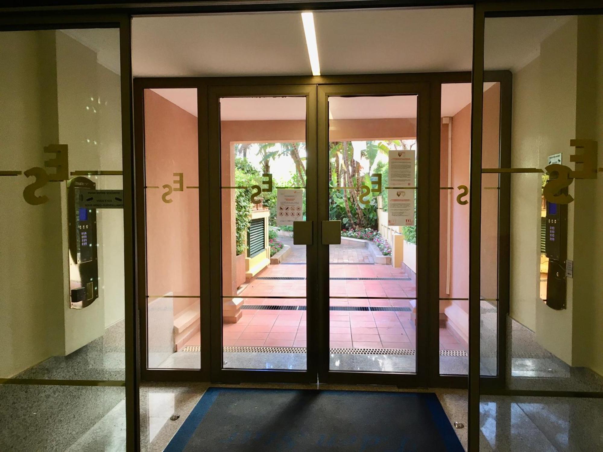 Monaco, Elegant & Quiet Renovated Apartment, In Fontvieille District, With Terrace & Pool, 15Min Walk To F1 Grand Prix Екстериор снимка